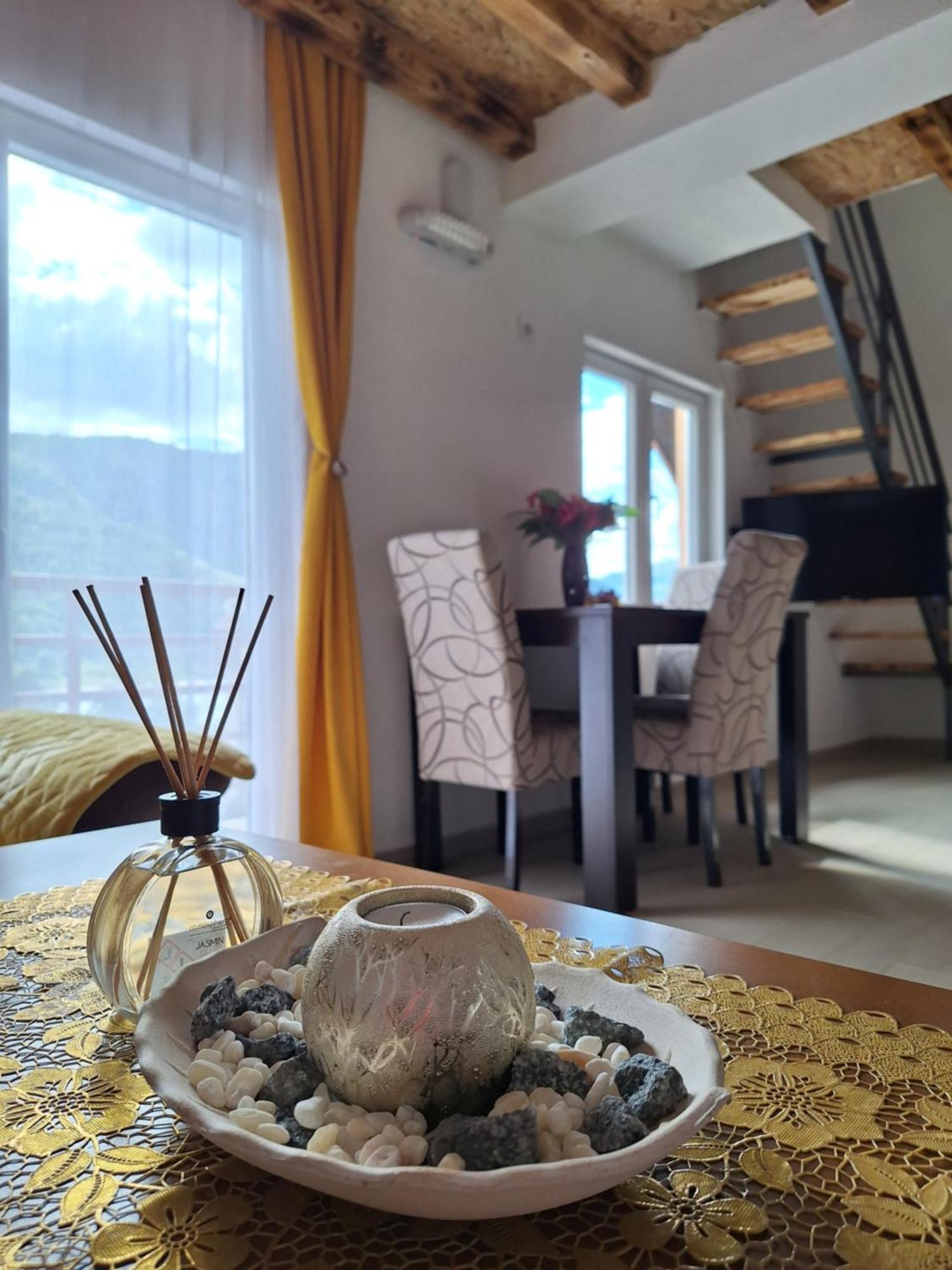 Apartmani Lena Pluzine Exterior photo