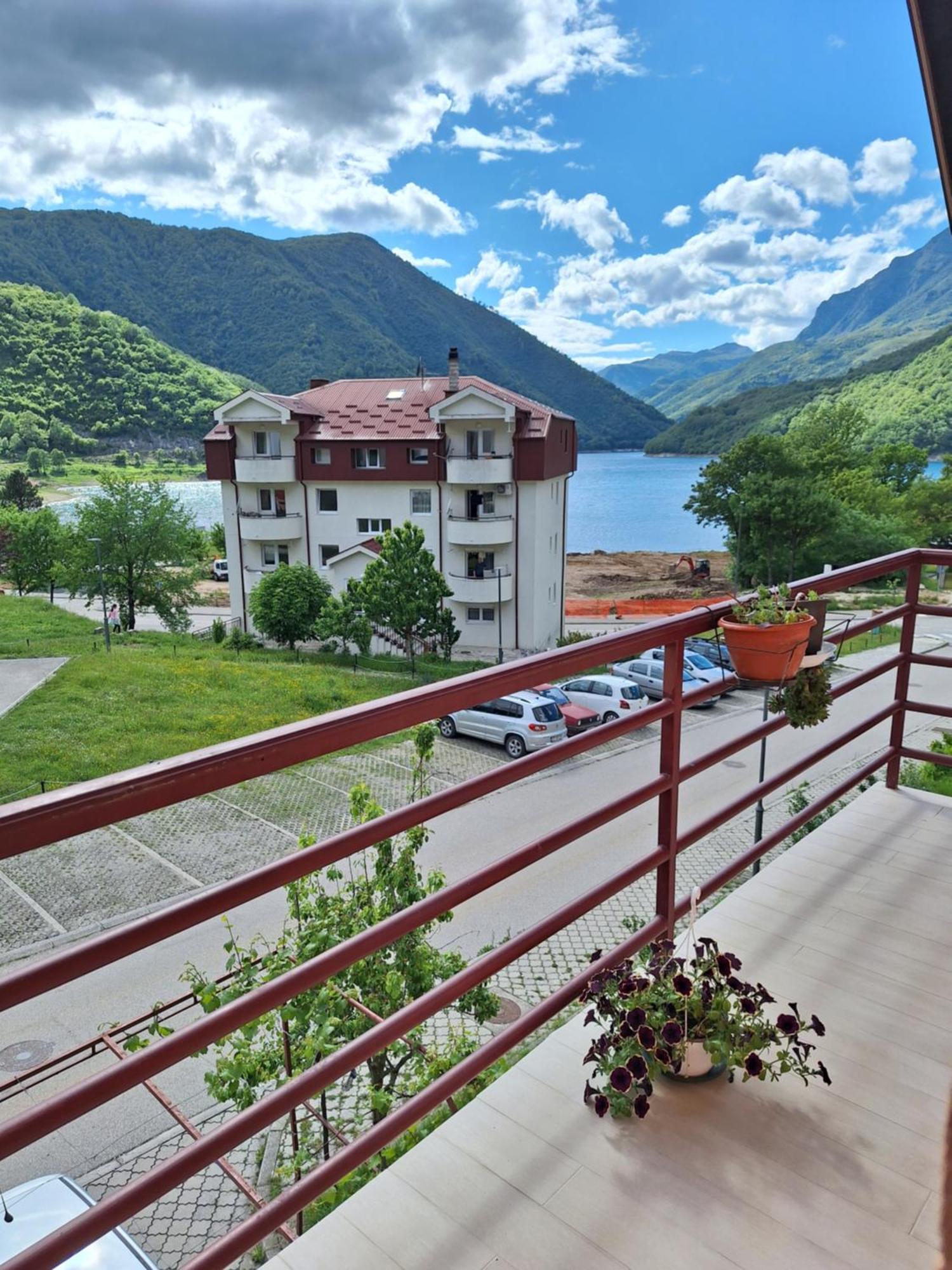 Apartmani Lena Pluzine Exterior photo