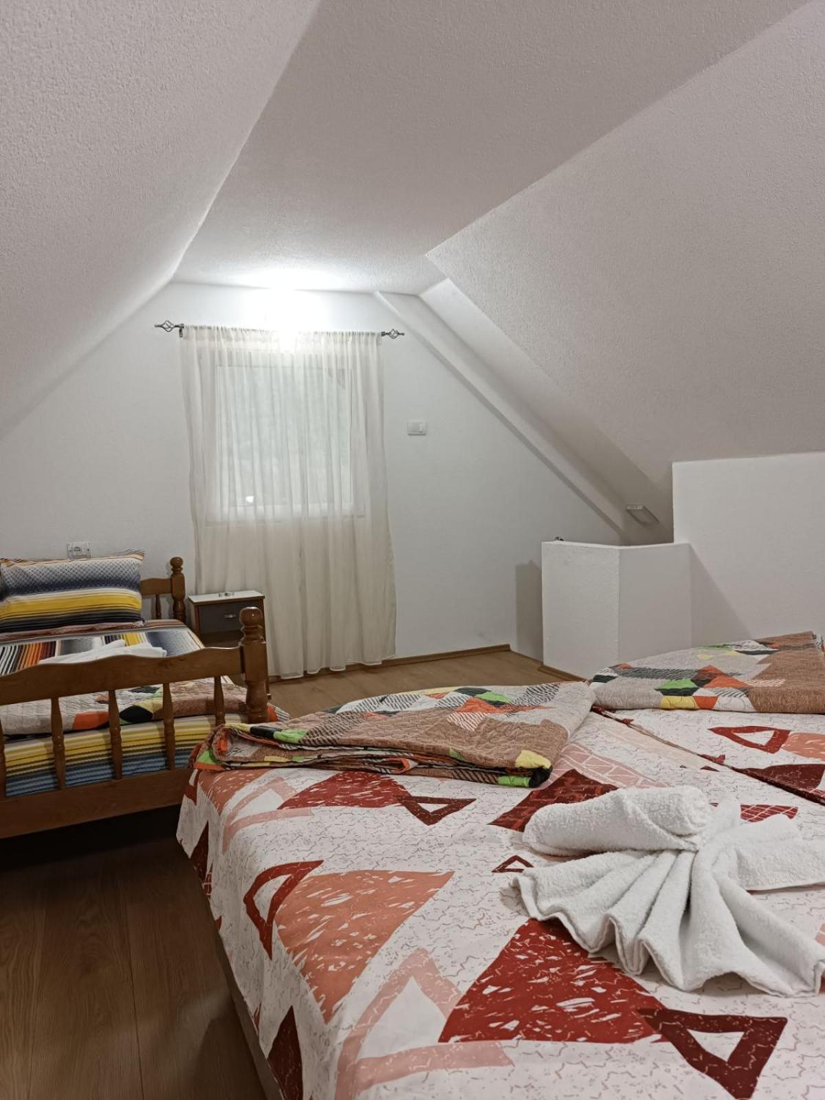 Apartmani Lena Pluzine Exterior photo